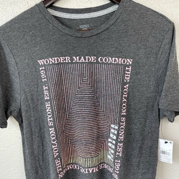 NWT Volcom Short Sleeve T-Shirt Size S - Picture 2 of 6
